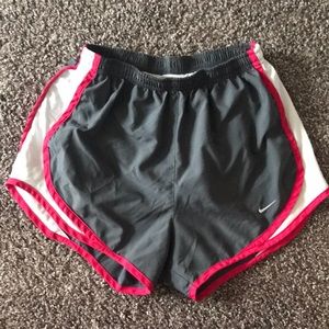 NIKE SHORTS XS